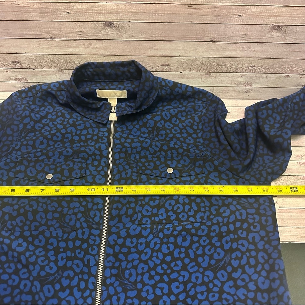 Michael Kors Blue Animal Print Utility Blouse  size XL - Picture 7 of 10